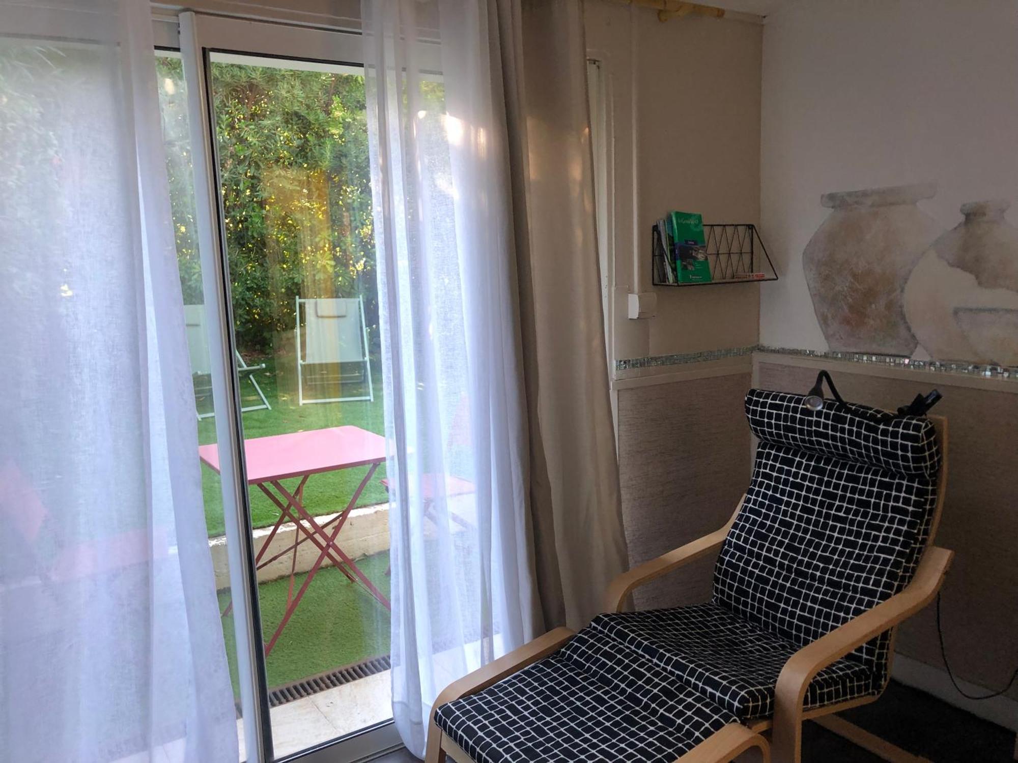 2 Pieces Independant Avec Son Jardinet Prive Hotel Borgo  Exterior photo